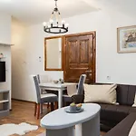 Apart Otel Adelaida