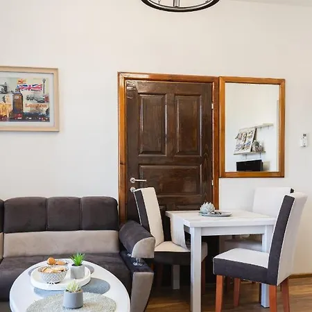 Apartmanhotel Adelaida 4*