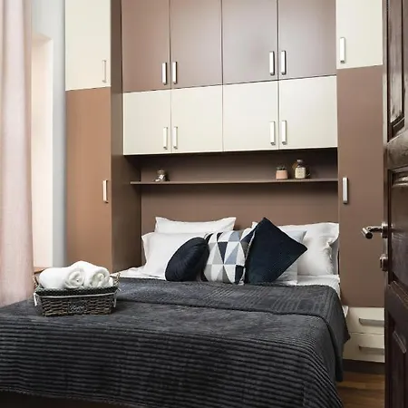 Adelaida Aparthotel