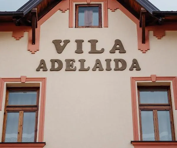 Aparthotel Adelaida